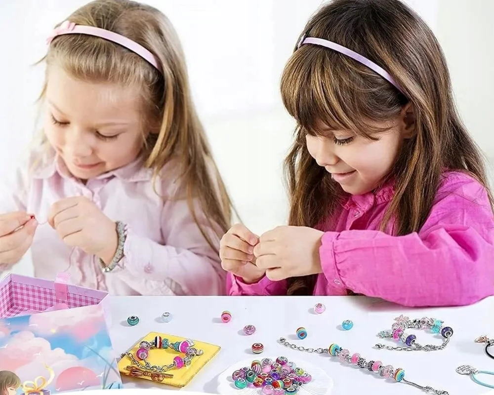Kinderini RINKINYS, SKIRTA PAPUOŠALŲ APYRANKĖMS CHARMS KORULIAMS UNICORN KIDS