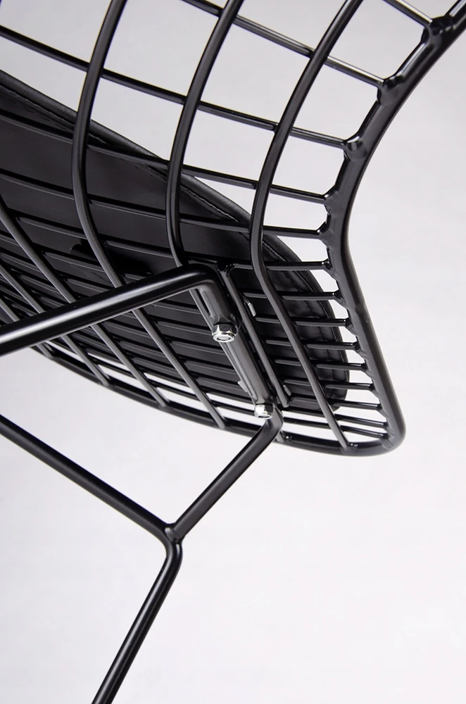 King Home NET SOFT juoda kėdė - juoda pagalvėlė, metalinė
