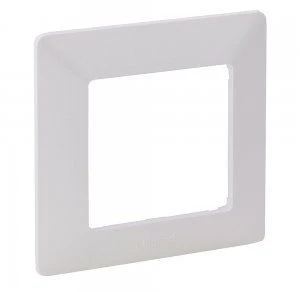 Legrand Kištukinis lizdas be rėmelio VALENA LIFE, IP44, su įžeminimu, baltos sp.
