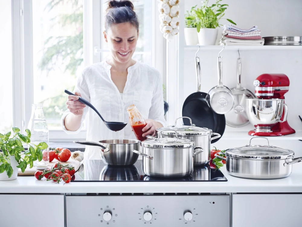 KitchenAid Chef's Proline Puodas 18cm 2l su dangteliu sriuboms ir padažams virti