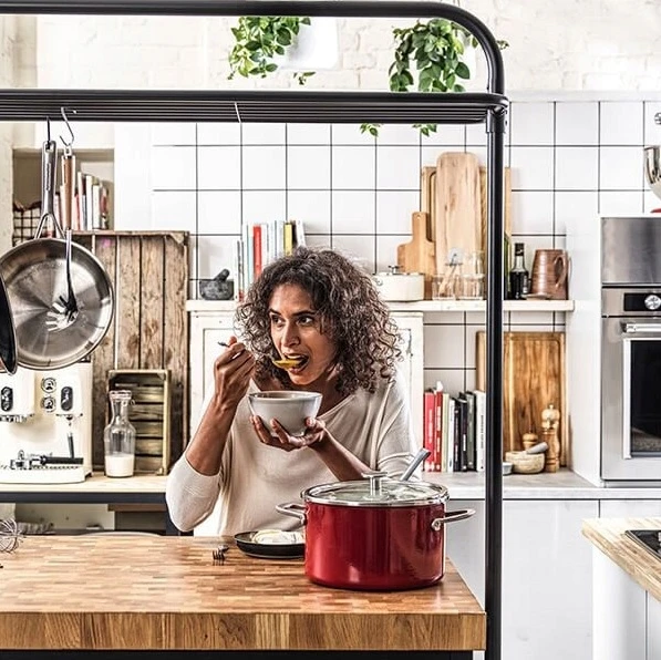 KitchenAid Emalio puodas 20cm 3,7l emaliuotas dangteliu indukcinėmis dujomis