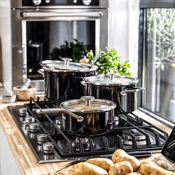 KitchenAid emalio puodas su dangčiu 20cm 2,4l emaliuotas indukcinis