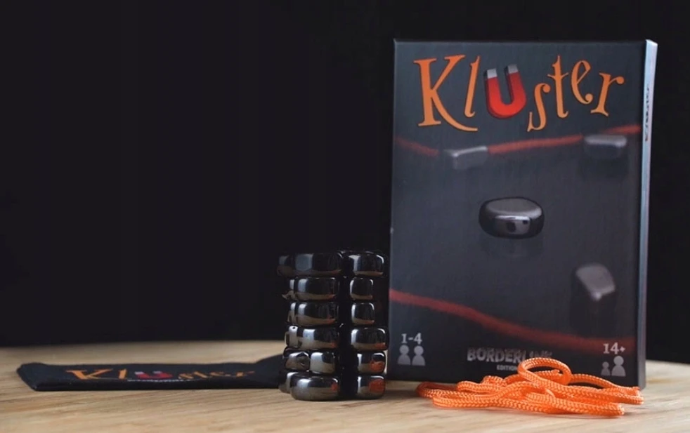 Stalo žaidimas Kluster