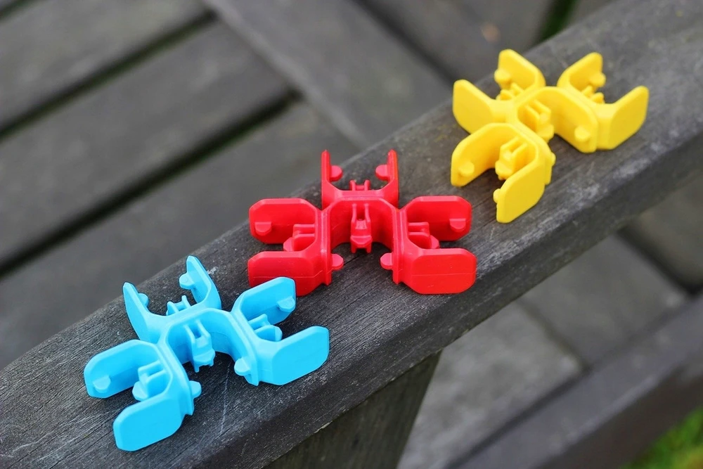 Popular Playthings Konstruktorių rinkinys Klix Cubes su krumpliais, 150 detalių, vaikams nuo 5 metų, kūrybiškumui skatinti, geltona mėlyna raudona