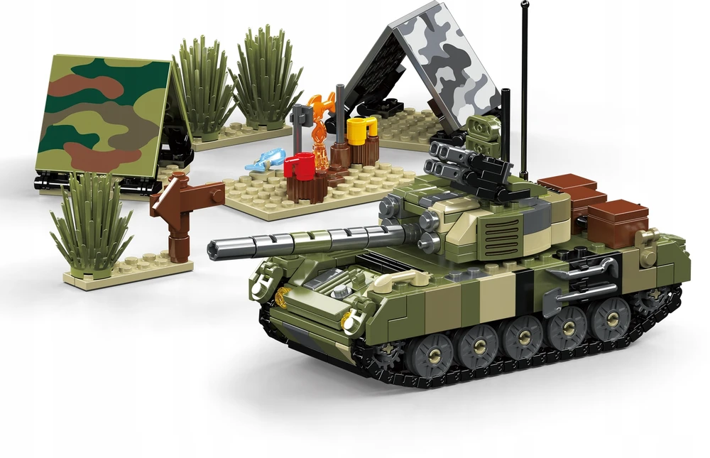 Konstrukciniai blokeliai Mould King 24073: Tankas T-72b3 su karine stovykla