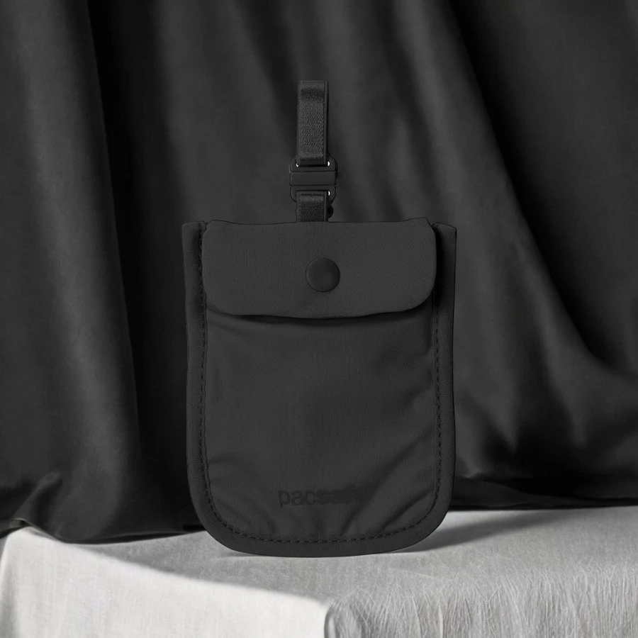 Kortėlių dėklas moterims Pacsafe 36514