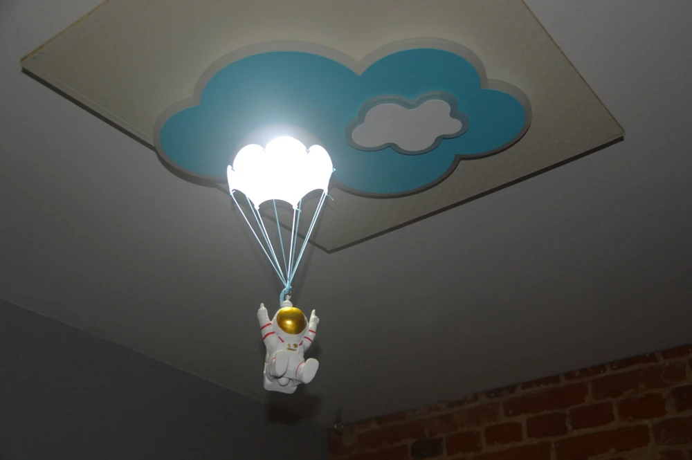 Kraina Swiata Astronautas parašiutininkas Lubinis šviestuvas Vaikų kambario šviesa Land of Light REMOTE