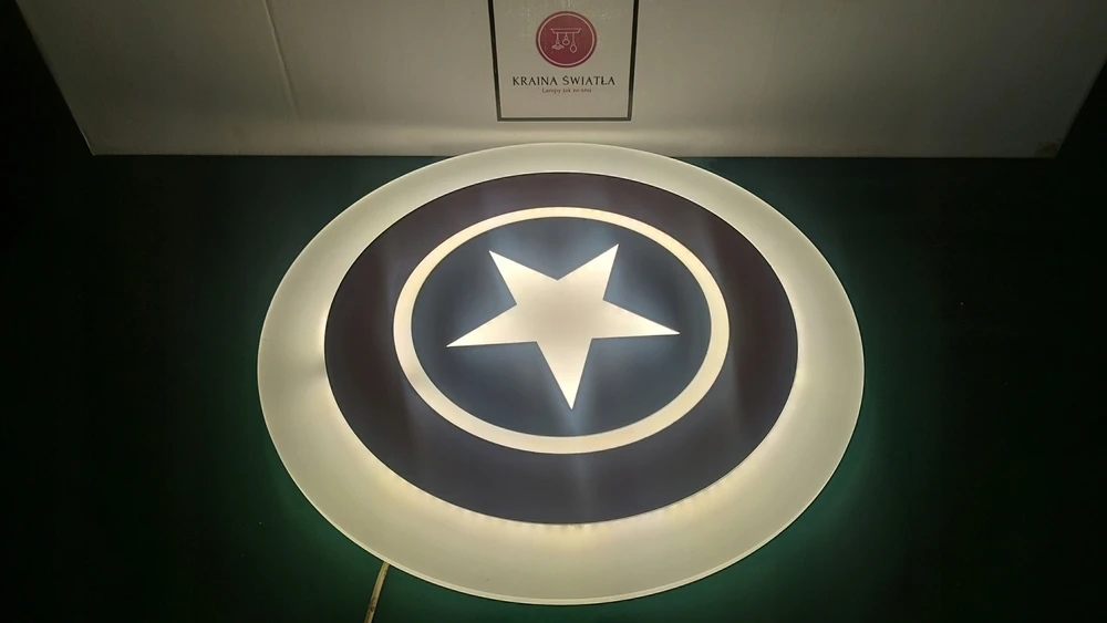 Kraina Swiata PLAFON LAMPA SUFITOWA GWIAZDA AVENGERS POKÓJ DZIECKA KAPITAN AMERYKA 72W