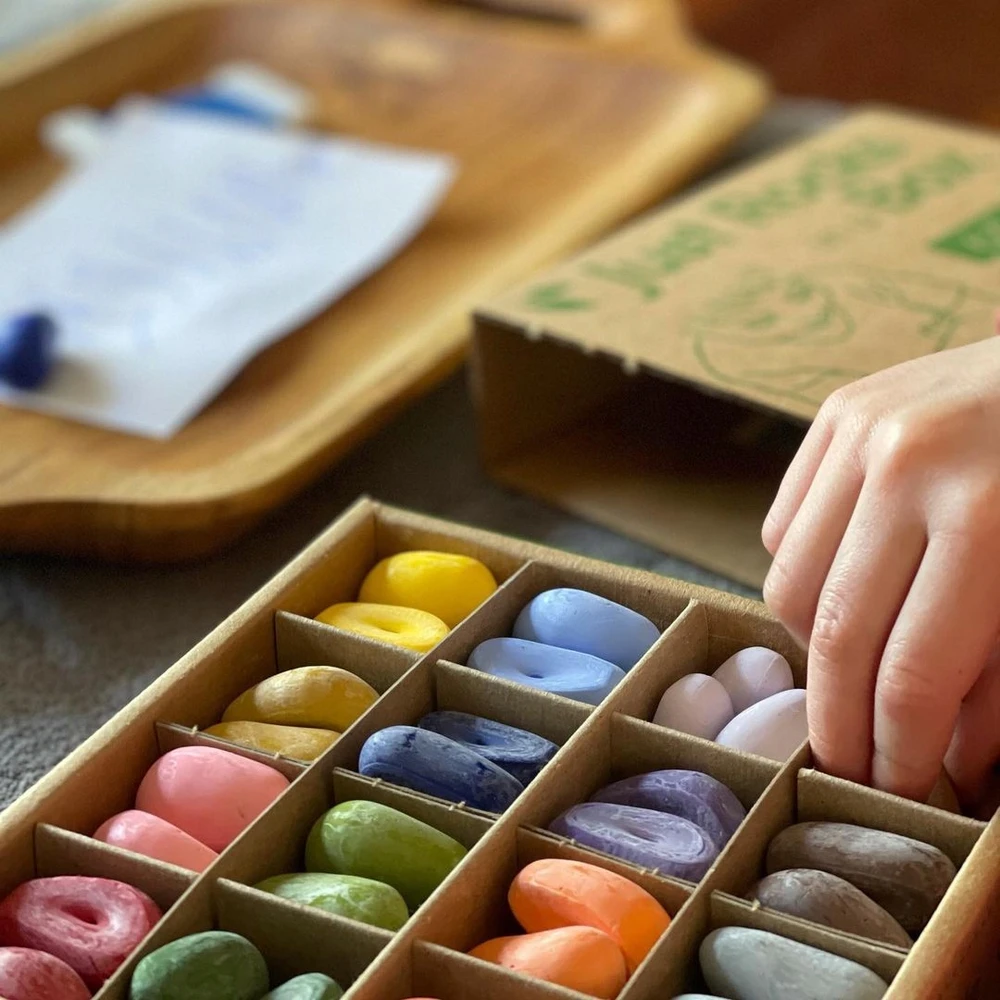 Kreidelės "Crayon Rocks" dėžutėje 64 vnt, 32 spalvos.