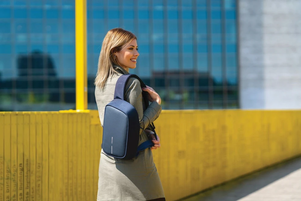 XD DESIGN ANTI-THEFT BACKPACK BOBBY SLING NAVY P/N: P705.785