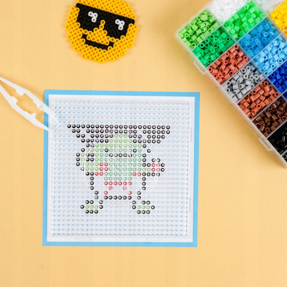 La Manuli Lyginimo karoliukų RINKINYS Juokingi lyginimo karoliukai MEMES ir EMOJI raštai 4500 vnt.