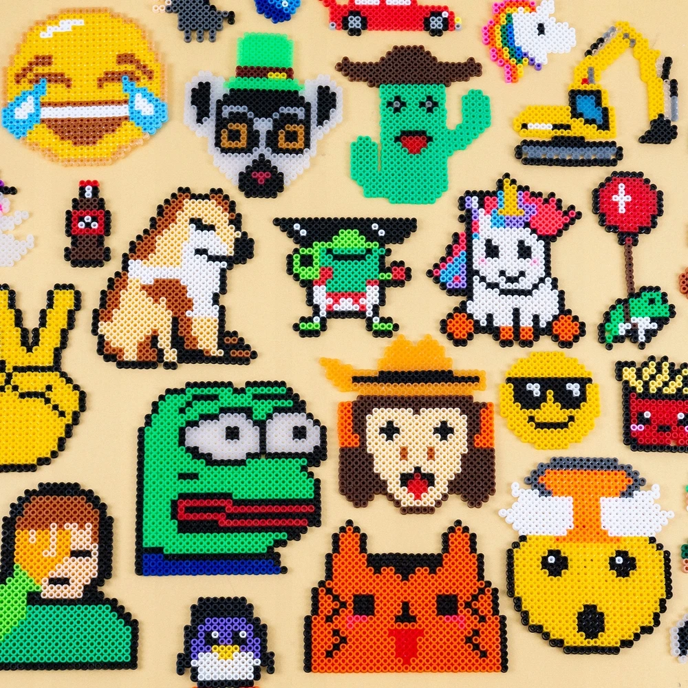 La Manuli Lyginimo karoliukų RINKINYS Juokingi lyginimo karoliukai MEMES ir EMOJI raštai 4500 vnt.