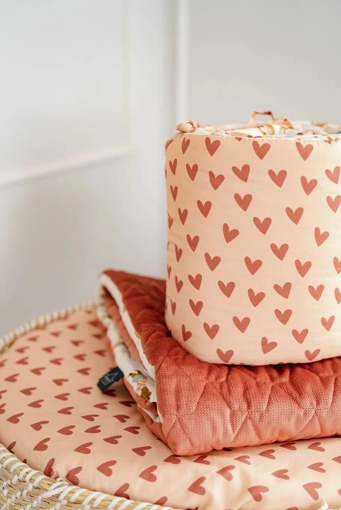 La Millou Ochraniacz do Łóżeczka su Bawełny M 70x140 heartbeat music pink