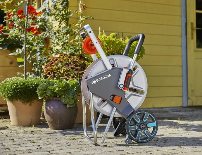 Fiskars Laistymo ritė M su žarna (1/2") 20m