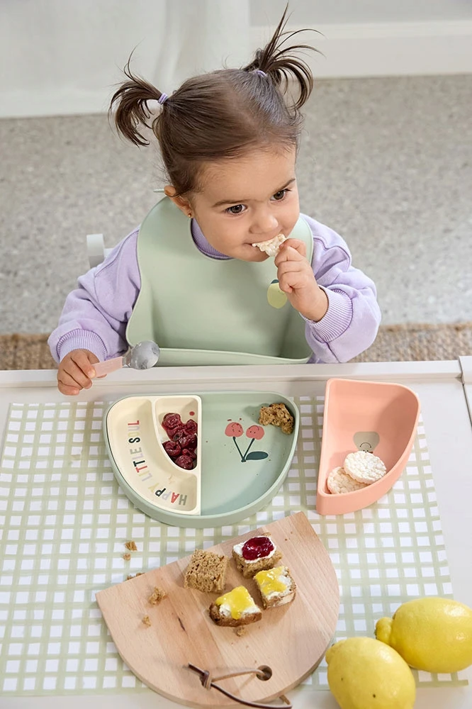 Lassig Silikoninių indų rinkinys 3 vnt. Lėkštė + 2 „Happy Fruit“ dubenys