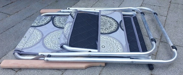 LENKIJOS GAMYBOS PAPLŪDŽIO/SODO KĖDĖS IKI 150 kg - PLIENAS + RANKENA