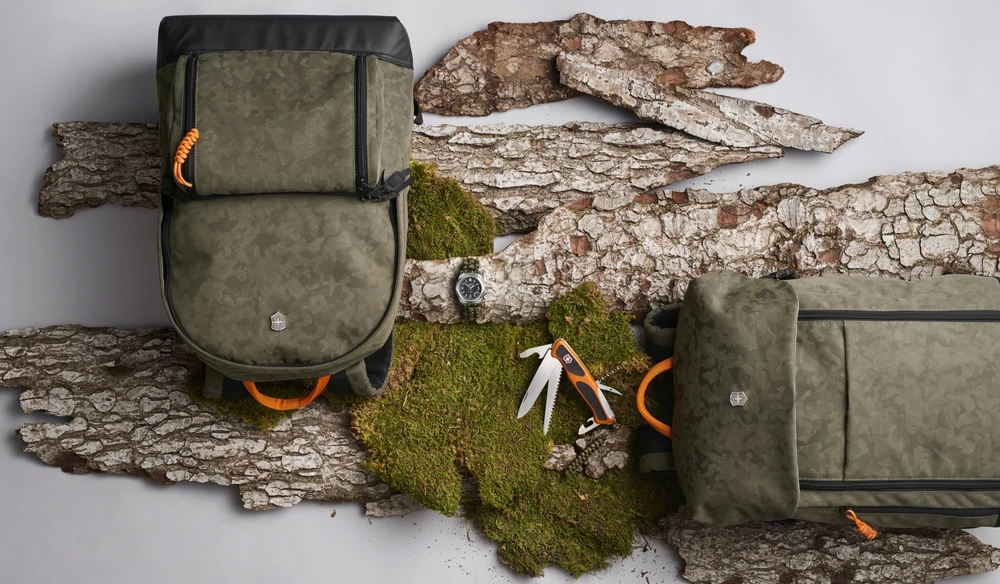 Lenktinis peilis Victorinox Ranger Grip 74