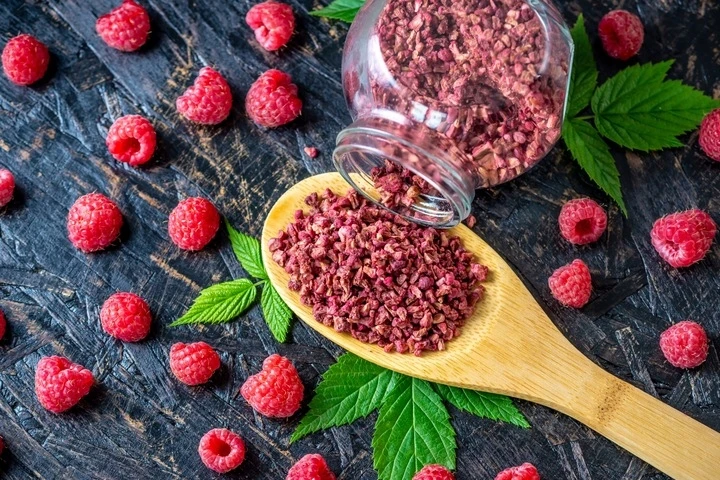 Liofilizuotos aviečių kruopos 50g FREEZE-DRIED RASPBERRY PREMIUM kokybės