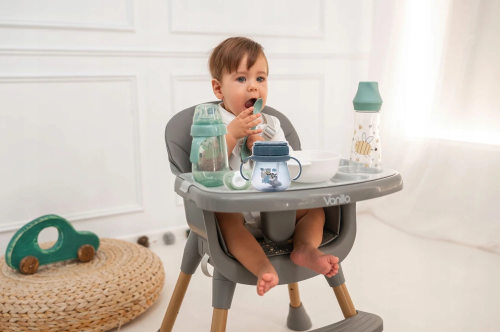 Lorelli Sippy puodelio buteliukas su pasvertais šiaudeliais .DĖŽUTĖ Vaikams 6m+ 250ml