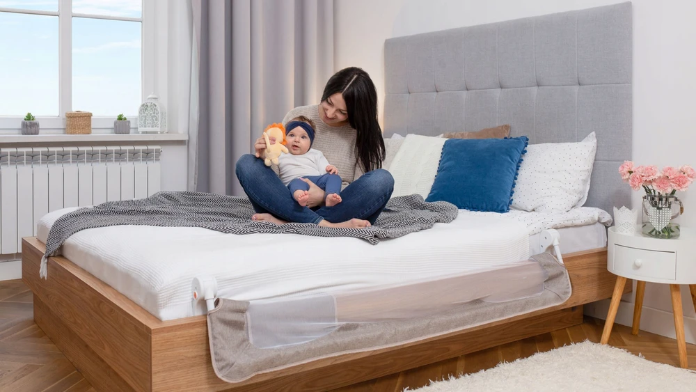 Lovos turėklai SAUGOS VARTŲ SPYNĖS 150cm Lionelo Eva