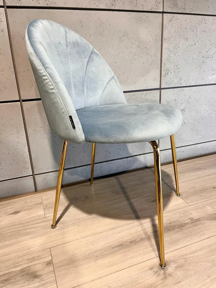 Lugano Minkšta mėlyna aksominė kėdė svetainei, virtuvei, valgomajam, Glamour