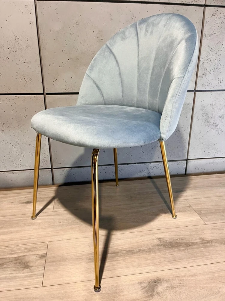 Lugano Minkšta mėlyna aksominė kėdė svetainei, virtuvei, valgomajam, Glamour