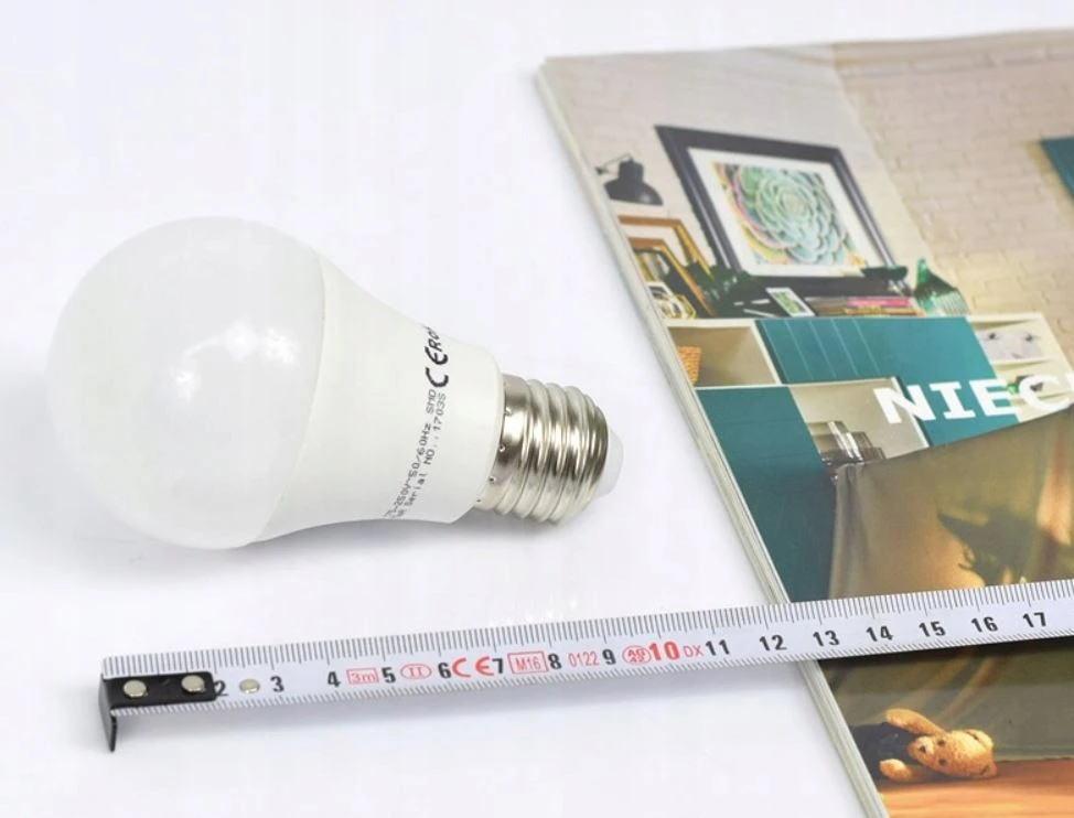 Luxolar Žydra Błękitna lampa dla chłopca dziewczynki do pokoju ruchoma Led E27