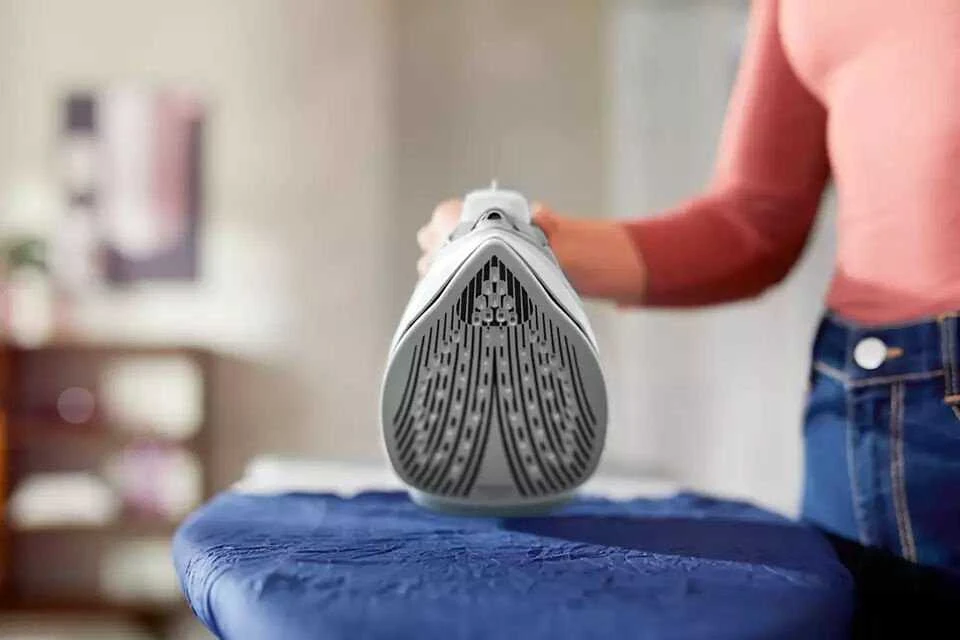 Philips 5000 Series Garų lygintuvas DST5010/10 2400 W galia 40 g/min nenutrūkstamas garas 160 g garo pripūtimas SteamGlide Plus
