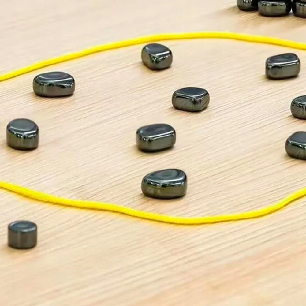 MAGNETINIAI AKMENYS MAGNETINIAI ŠAMATŲ ŽAIDIMAI 60 KAMULIŲ LAIKOMOJI LINKSMĖ
