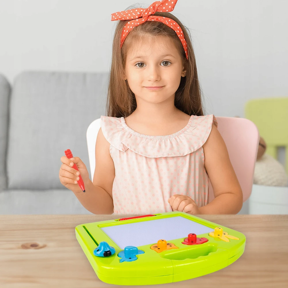 Malplay Magnetinė piešimo lenta su 4 anstpaudais