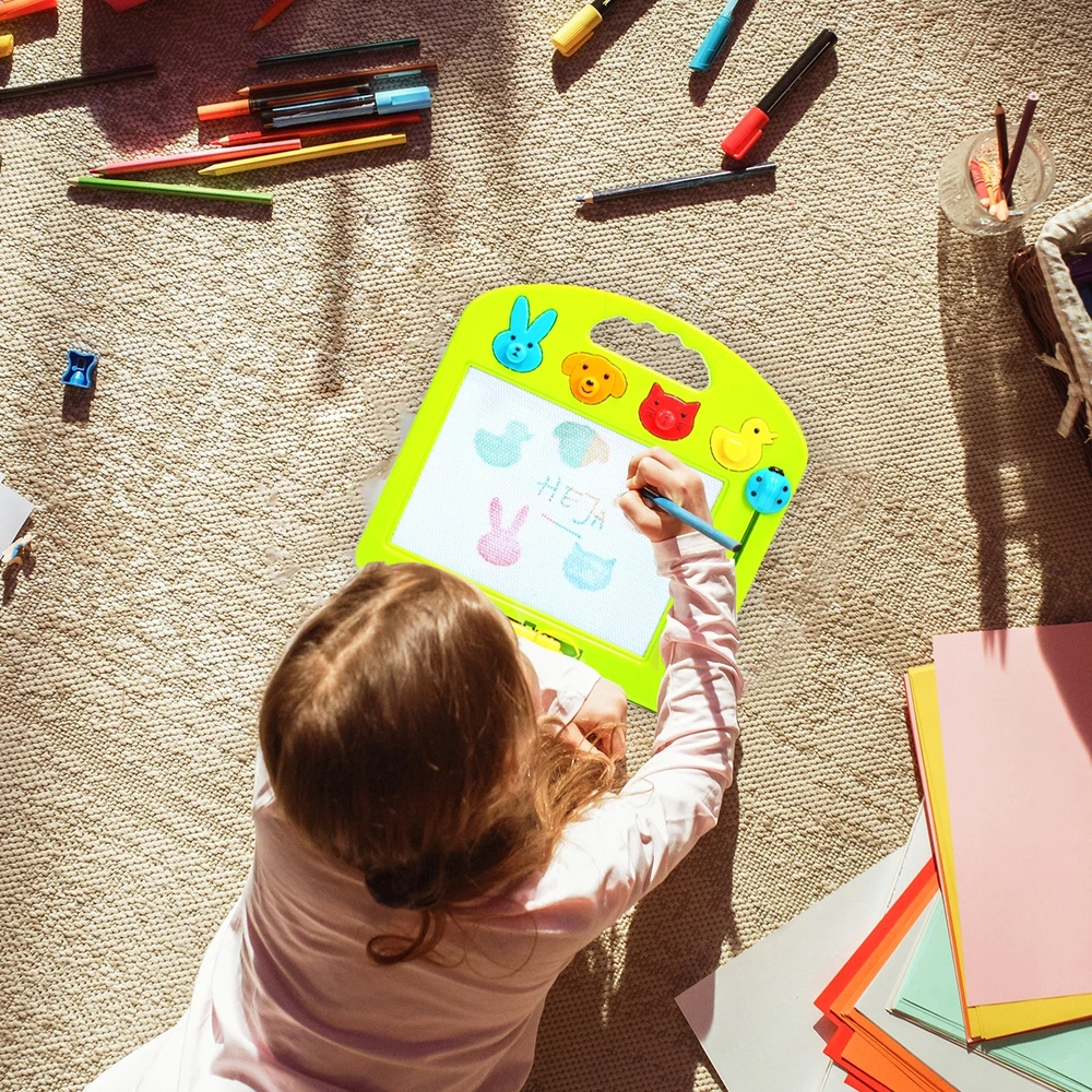 Malplay Magnetinė piešimo lenta su 4 anstpaudais