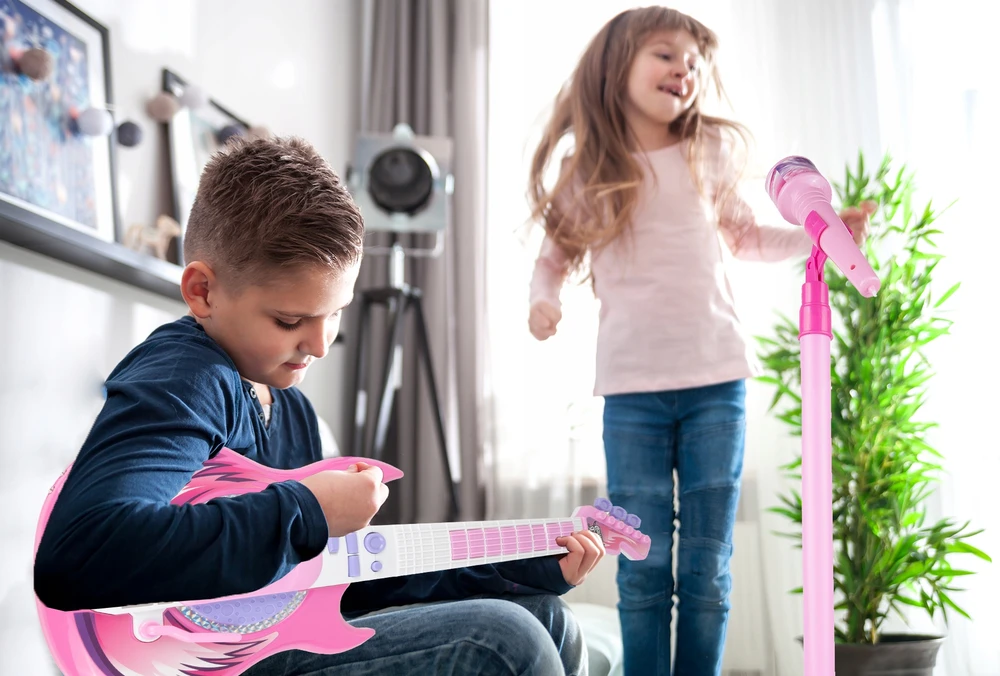 Malplay Vaikiška gitara su mikrofonu ant stovo