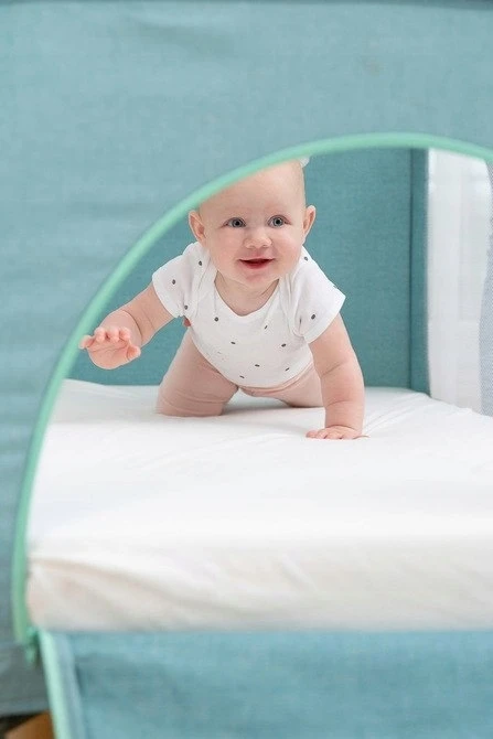 Kelioninė lovelė CARETERO Basic Plus smėlio spalvos