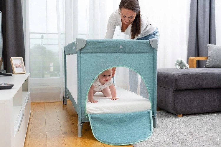 Kelioninė lovelė CARETERO Basic Plus smėlio spalvos