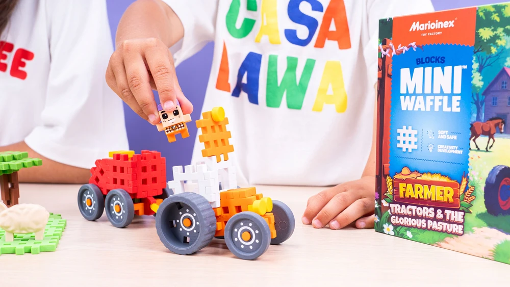 MARIOINEX Mini vaflių ūkininko kaladėlės Traktoriai ir šauni pieva, 110 detalių