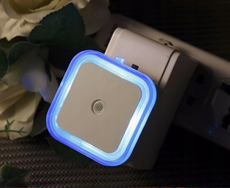 Martom LED NAKTINIS LEMPAS SU SUTEMSOS JUTIKUMU KONTAKTUI VAIKŲ KAMBARIUI