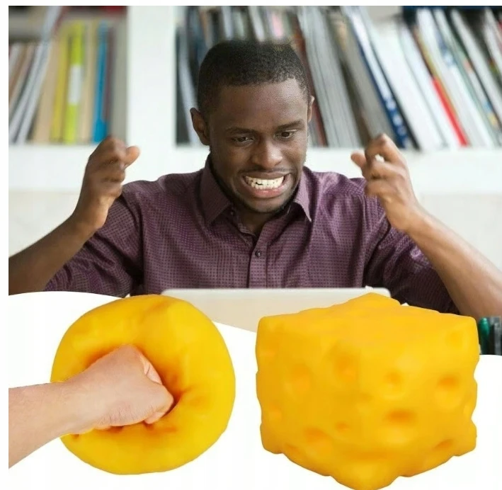 MAT Group Didelis ANTISRESSAS GNIOTEK SŪRIS Geltonas sūrio kubelis SQUISHY MOCHI 9X9 cm