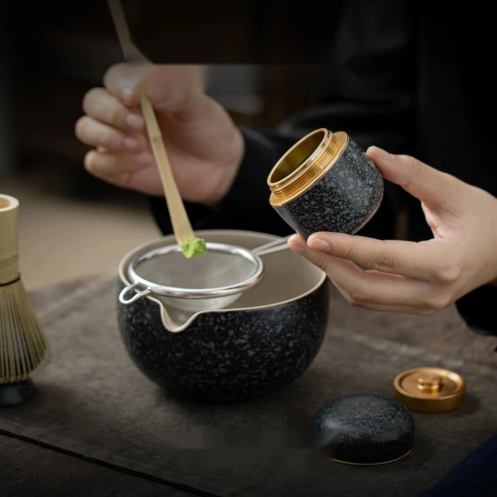 MATCHA ARBATOS KERAMINIS TAPELIS 82 ML, SANTRAUKA, ELEGANTIŠKA KELIONĖ
