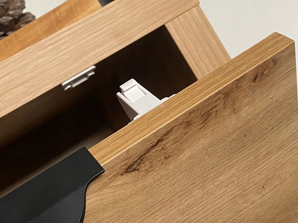 Maxigate Patvari MAGNETINĖ APSAUGA spintelėms ir stalčiams, 4 vnt. MAXIGUOTI