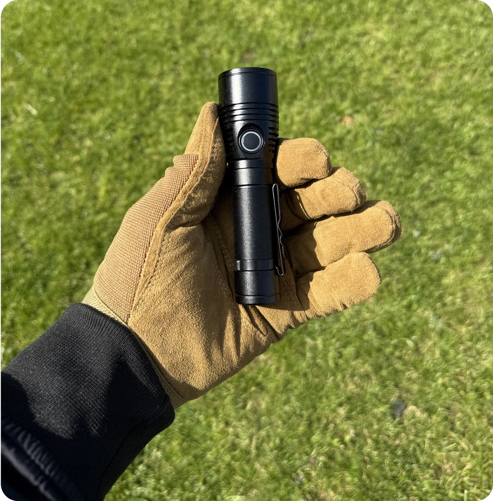 Maxvision PREMIUM! LABAI GALINGAS KOMPAKTINIS LED BLYKŠČIUS Z15 1400lm USB-C 4800 mAh