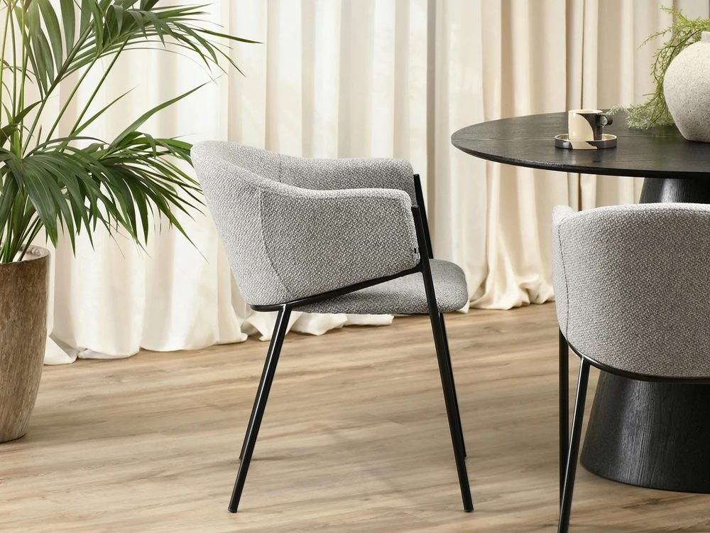 Mebel Partner CLOE BUCKET KĖDĖ SU porankiais PILKAS AUDINIS Juodas RĖMAS 4 KOJOS