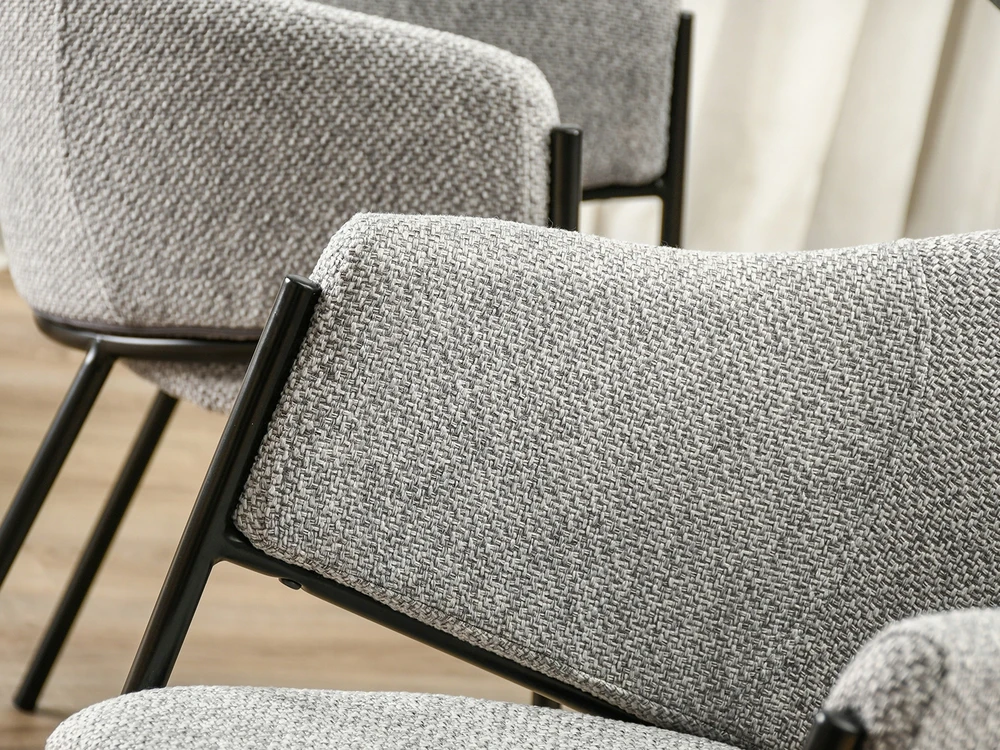 Mebel Partner CLOE BUCKET KĖDĖ SU porankiais PILKAS AUDINIS Juodas RĖMAS 4 KOJOS