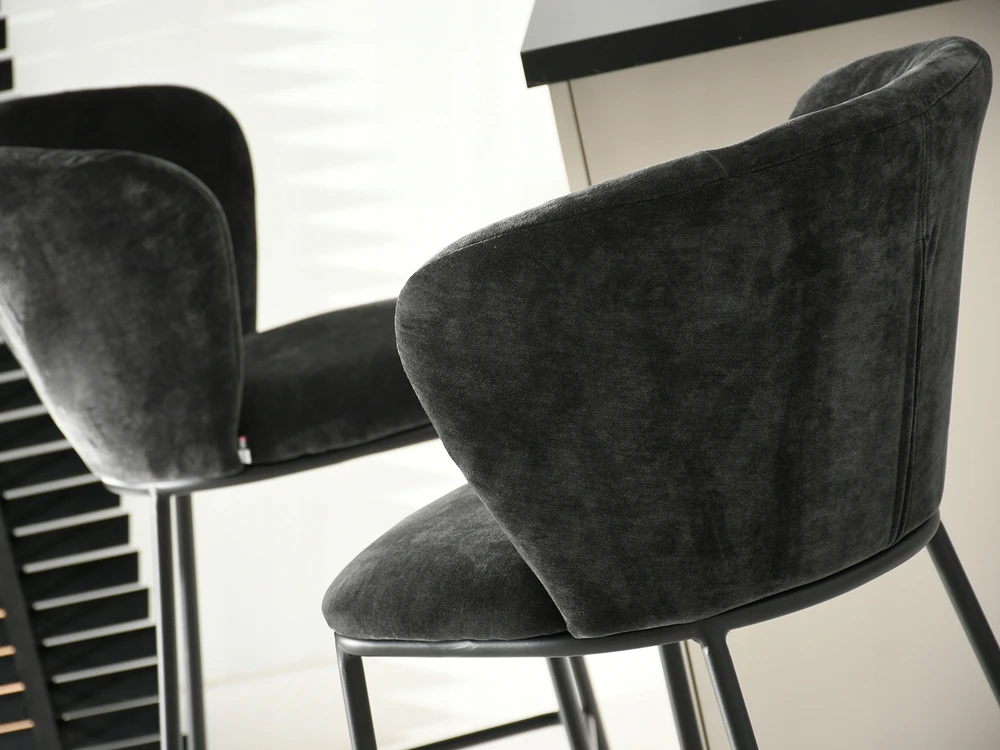 Mebel Partner ELEGANTAS BARO KABLIS VIRTUVĖS SALAI PATOGIAI NUGARĖS KUMAR Juodas