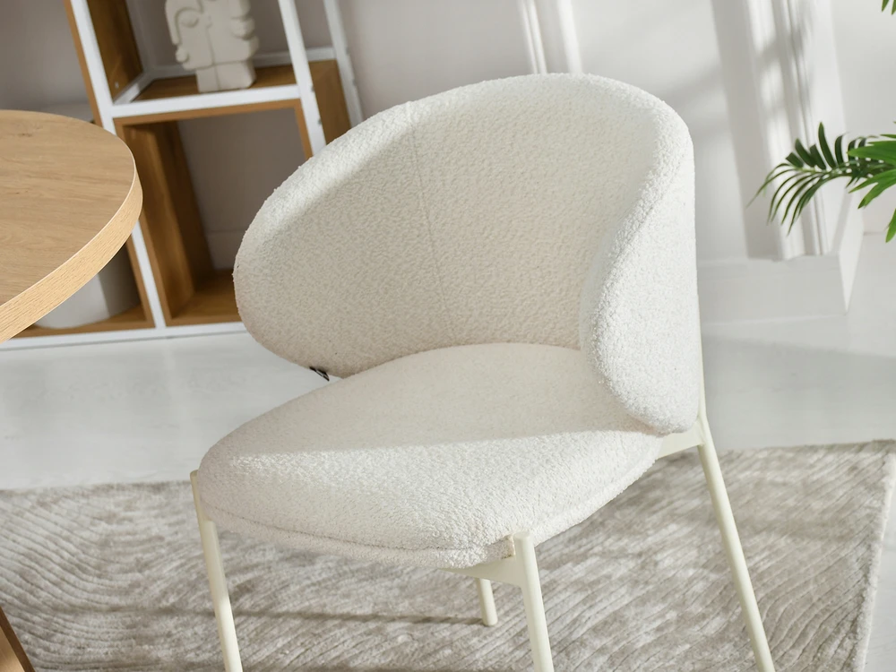 Mebel Partner ELEGANTIŠKAS MINŠTAS KIAUŠAS KĖDĖS ŠVIESUS KREMAS MAREN CREAM LEGS