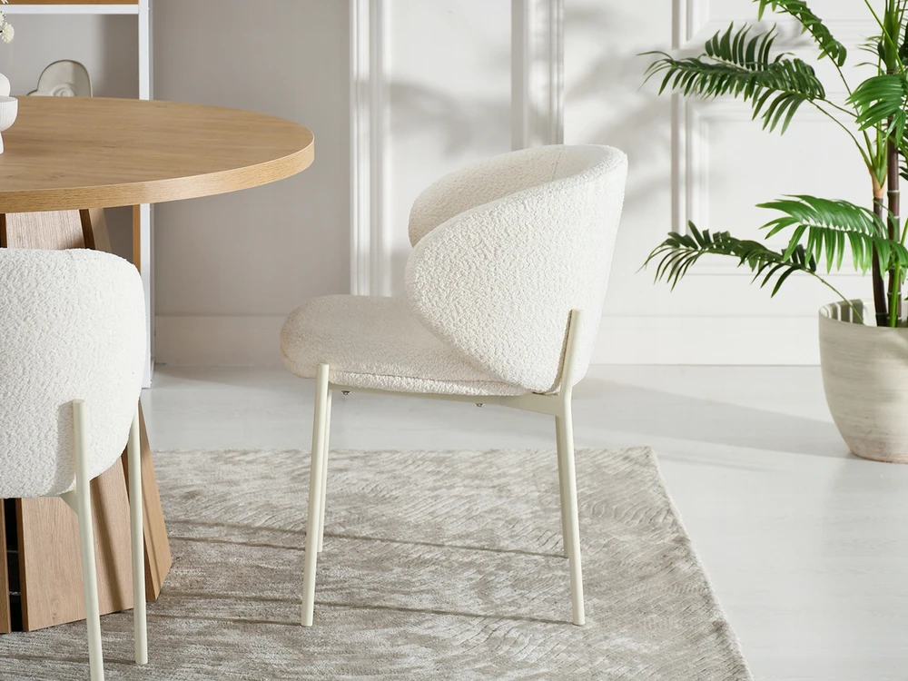 Mebel Partner ELEGANTIŠKAS MINŠTAS KIAUŠAS KĖDĖS ŠVIESUS KREMAS MAREN CREAM LEGS