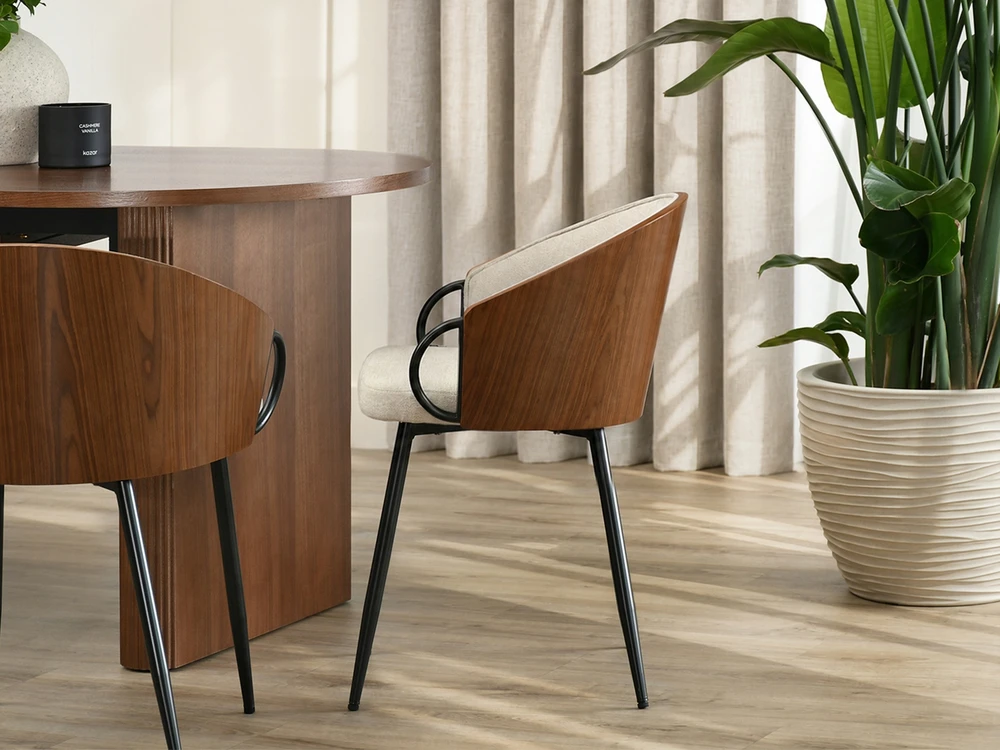 Mebel Partner ELEGANTIŠKOS KĖDĖS SU DEKORATYVIAIS porankiais ELVIRA BEIGE GRAIKIŲ RIEŠUTŲ