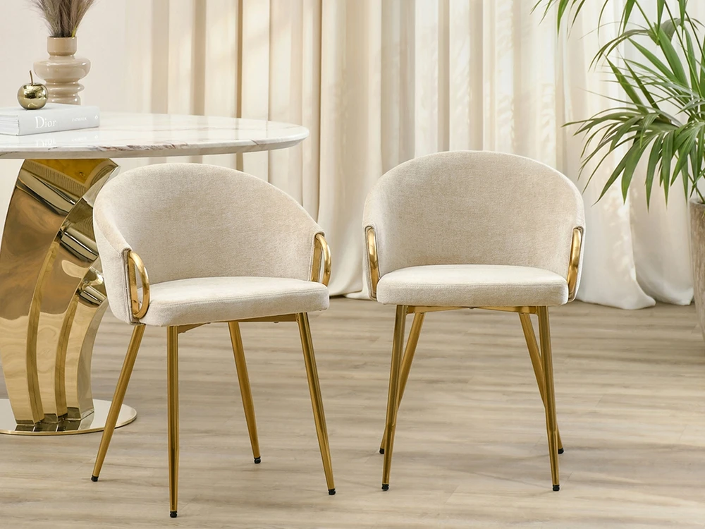 Mebel Partner ELEGANTIŠKOS VALGOMO KĖDĖS SU DEKORATYVIAIS RANKŲ ATRAMAIS CLARA CREAM AUKSINĖMIS KOJĖLĖMIS