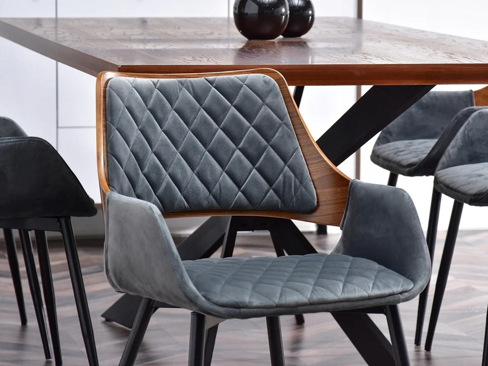 Mebel Partner ĮSPŪDINGA MEDINĖ VALGOMO KĖDĖ, MALONI, PATOGI, MORGANINĖ GRAIKIETĖ, PILKA