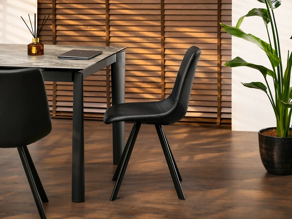 Mebel Partner JUODOS ANTIK ODINĖS KĖDĖS SU STOROMIS SIŪLĖMIS ANT PROXI Juodas METAL KOJOS