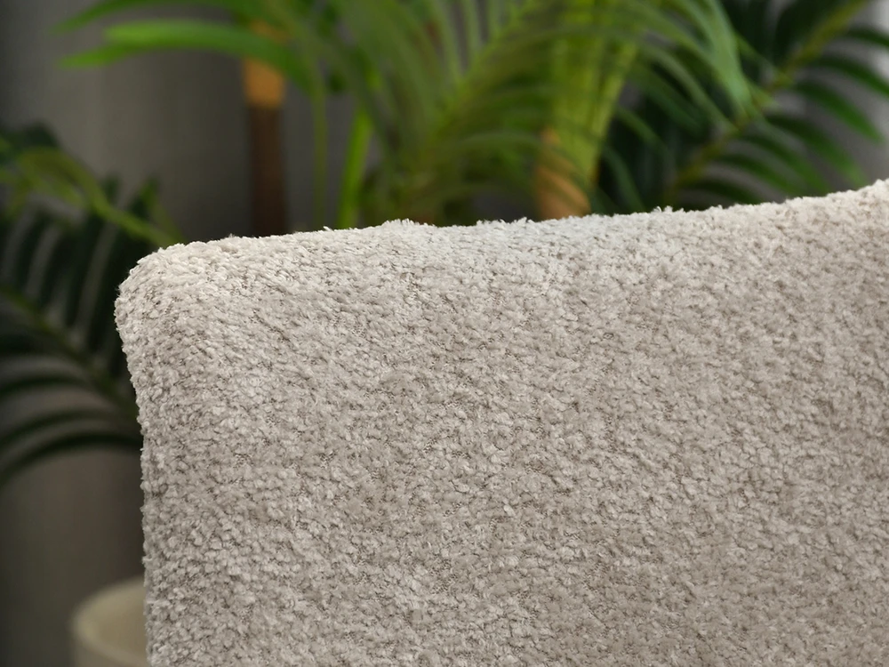 Mebel Partner KIAUŠINĖ KĖDĖ SU RANKŲ ATRAŠKAIS MAIRAUS AUDINIO BOUCLE MIRA BEIGE